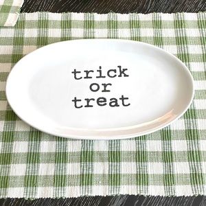 Oval trick or treat serving plate